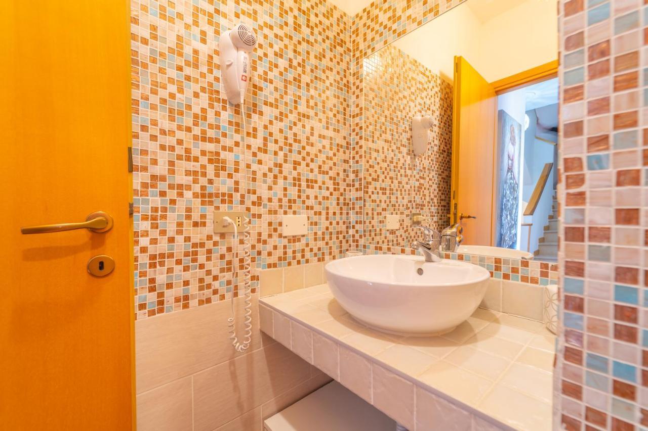 Hotel Domo Nora à Olbia Extérieur photo